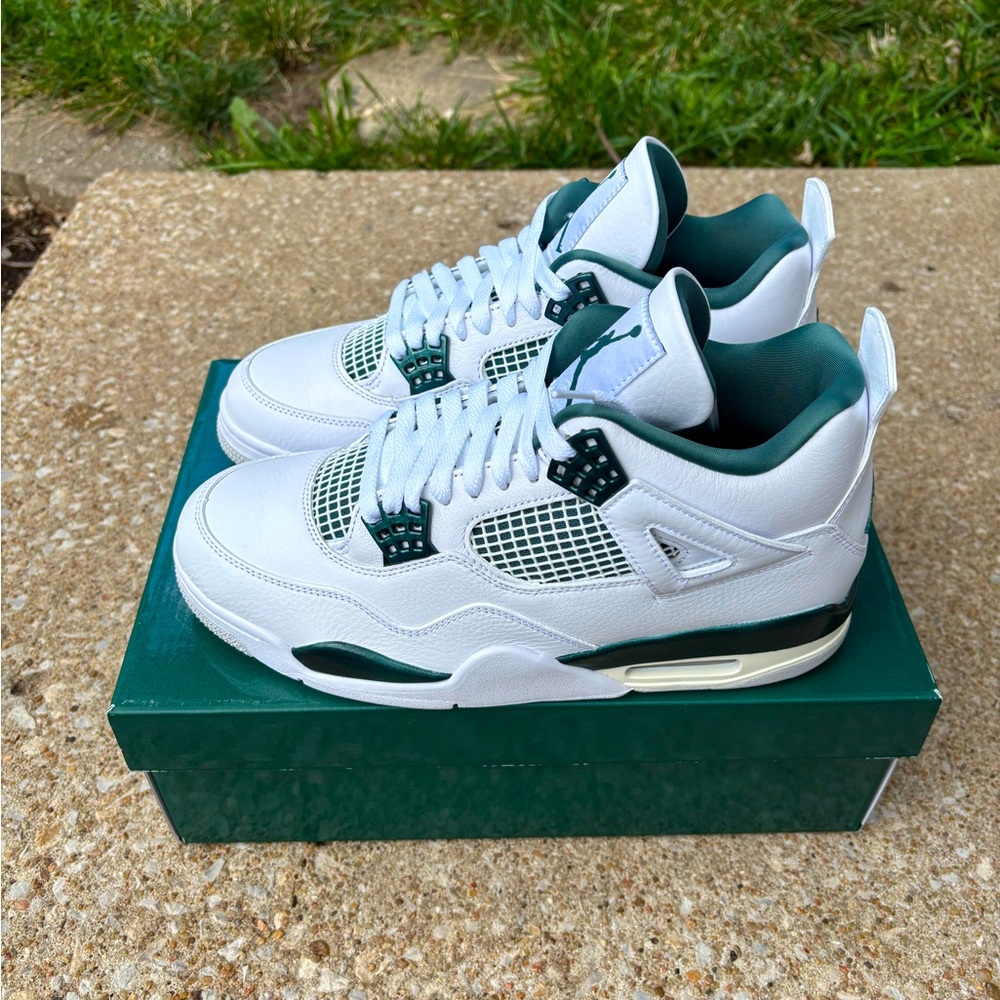 Air Jordan 4 retro ‘Oxidized Green’  NWT  Sz. 9 men’s